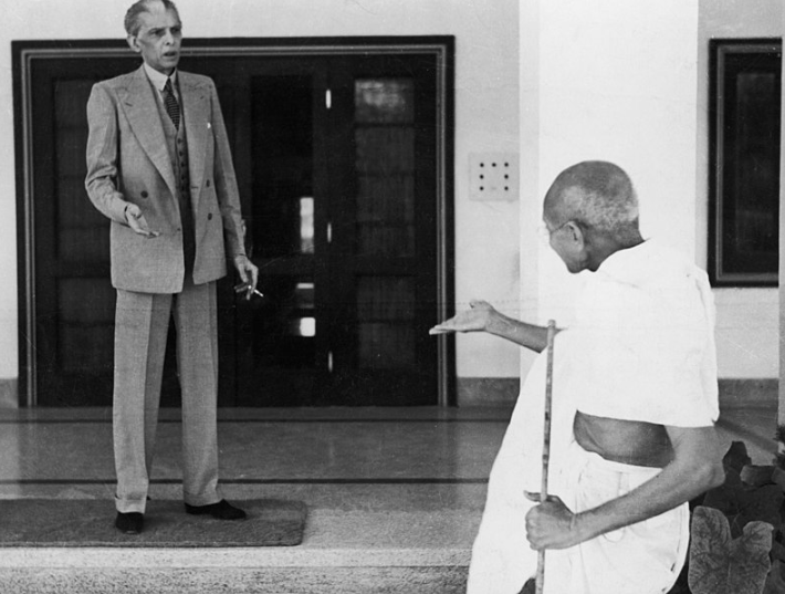 Jinnah and Gandhi arguing in 1939