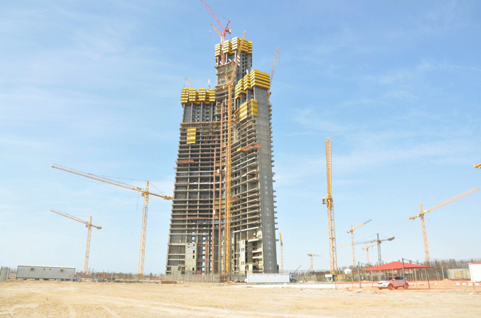 14 firms are competing to finish Jeddah's highest tower