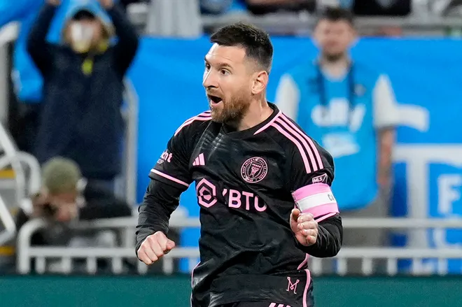Lionel Messi's Inter Miami debut ends in a 1-0 loss to Charlotte FC.