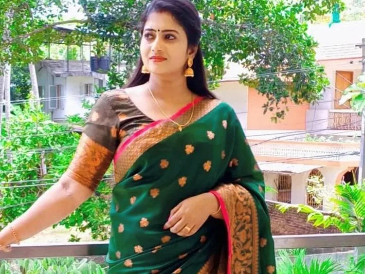 Malayalam actress Renjusha Menon was found dead in her apartment.