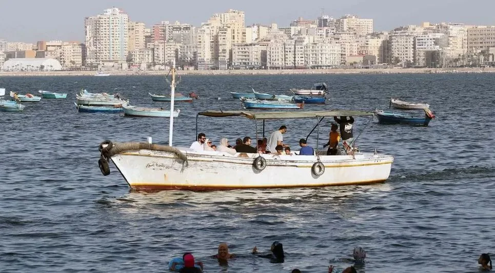 According to Israel's foreign ministry, two Israeli tourists and their Egyptian guide were shot and killed in Alexandria, Egypt.