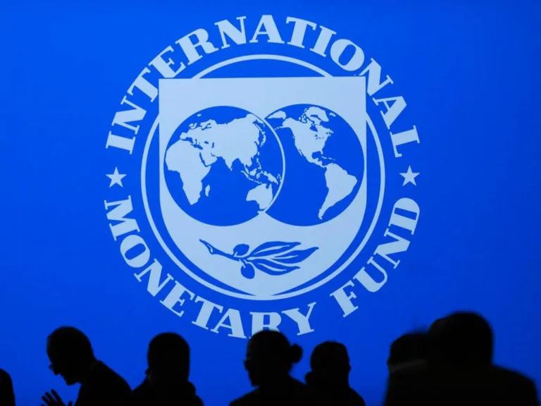 Pakistan and the IMF agree to release $700 million from the $3bn bailout.