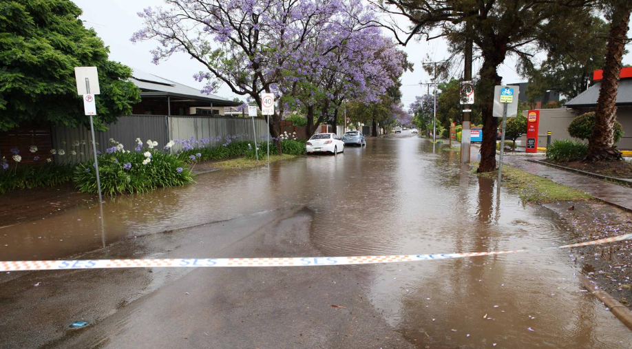 Storms in south Australia destroy homes and disrupt electricity after a night of strong weather
