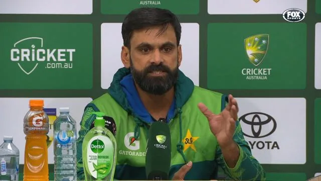 Hafeez blames "inconsistent umpiring" for Australia's win over Pakistan