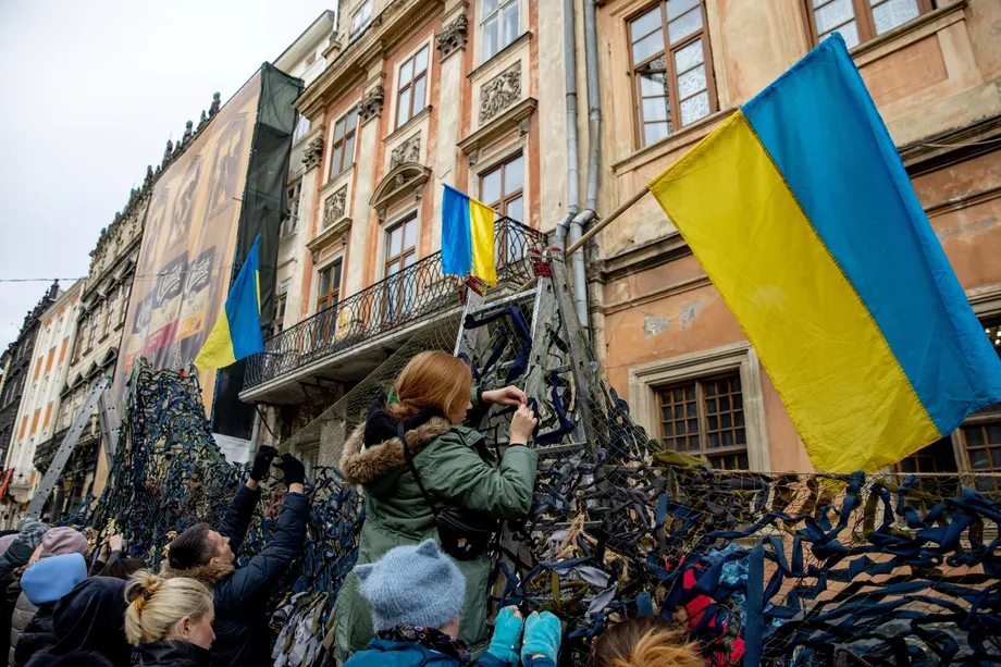 Due to financial delays from the US and EU, Ukraine's war effort may falter