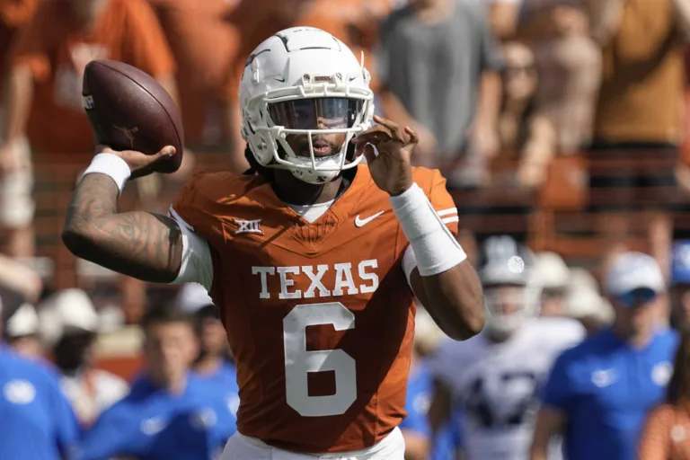 Why did Texas QB Maalik Murphy leave before the CFP semifinals?