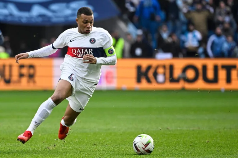 PSG wins 10-men in Le Havre thanks to Mbappe and Vitinha