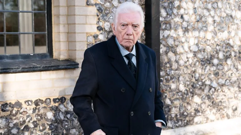 On Eastenders, Alan Ford will portray Billy Mitchell’s estranged father