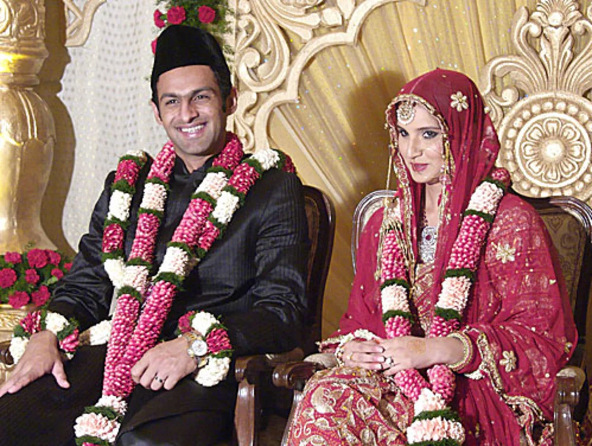 What is the reason behind Sania Mirza and Shoaib Malik's divorce?