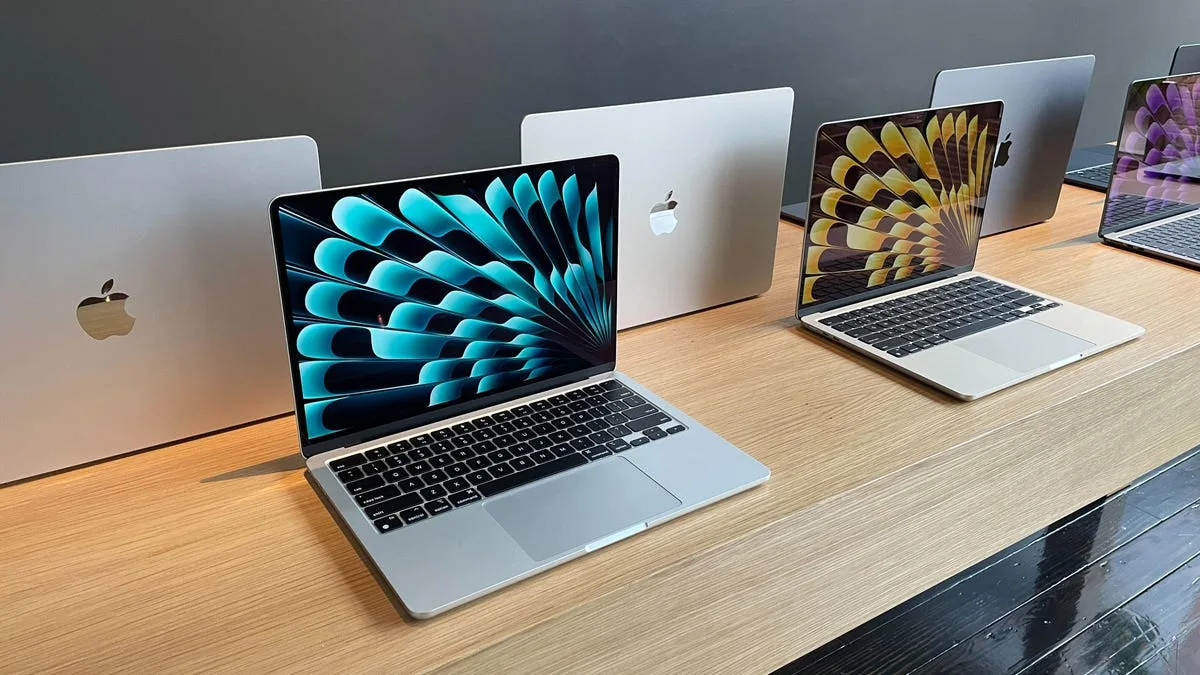 Apple launches 13" and 15" M3 MacBook Airs