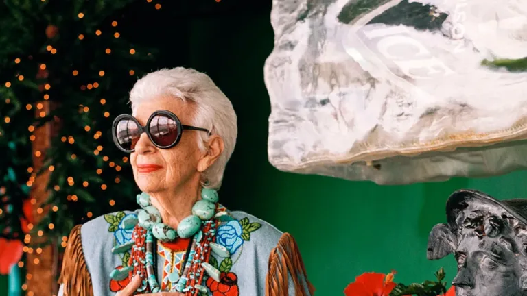 Iris Apfel, a fashion legend, dies at 102