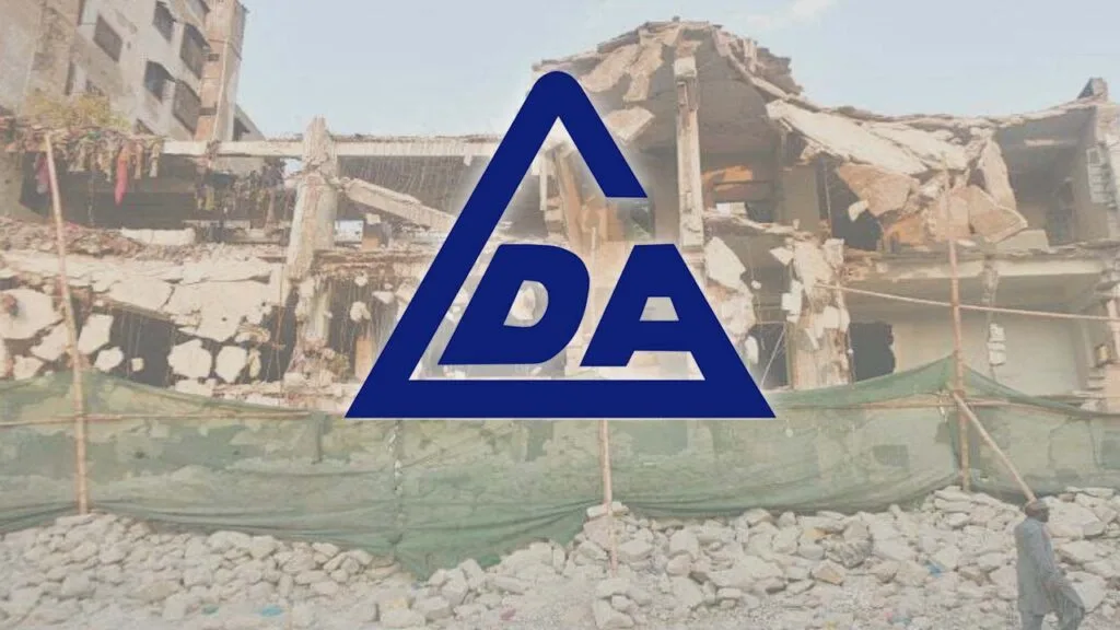 LDA Removes Illegal Properties from Lahore