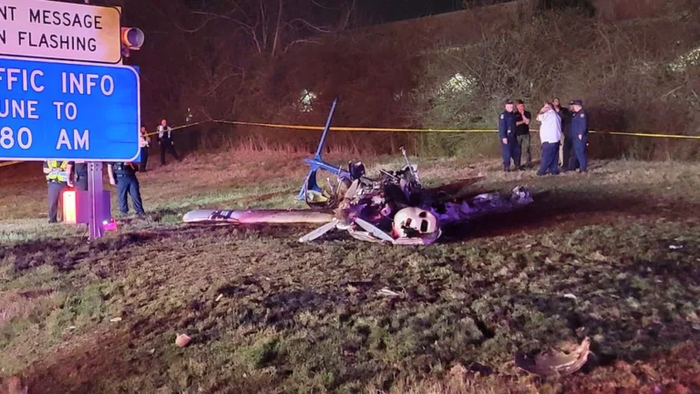 A tiny aircraft crash in Nashville kills five near Interstate