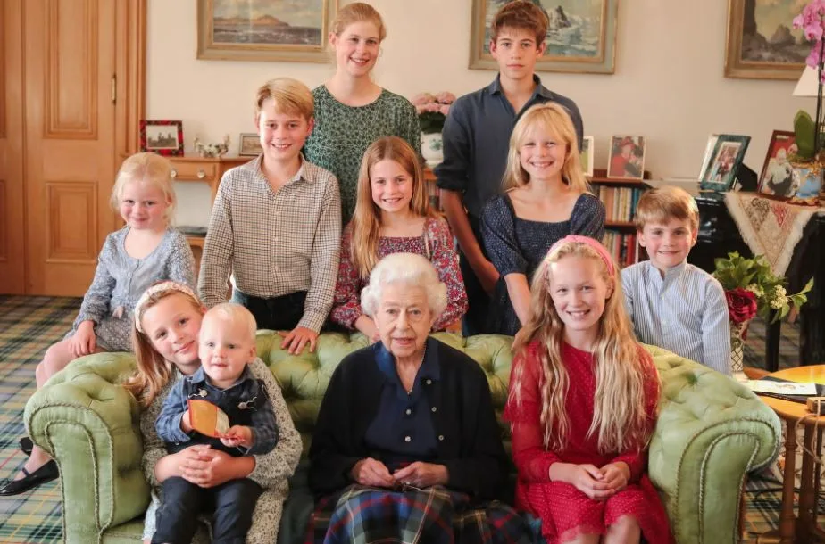 The agency claimed to have changed a Queen Elizabeth II and family portrait